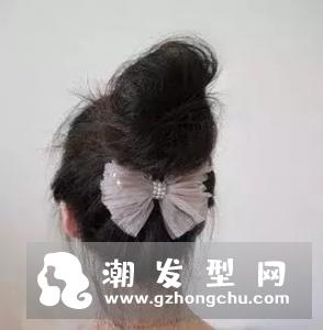直发丸子头扎法步骤图解