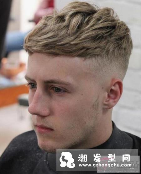 男生发型锅盖头铲两边 欧美Textured Crop发型超流行