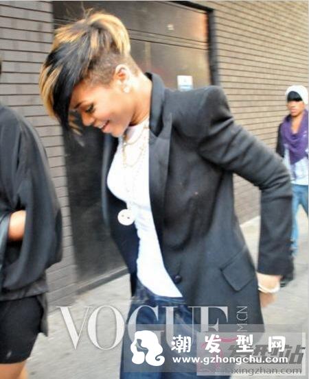 朋克风女生短发发型 吸睛炫酷帅出新高度