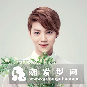 女生斜庞克发型 独特吸睛大写的帅气