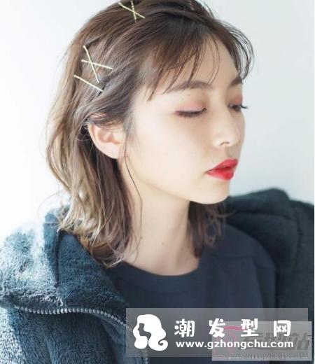 短发简单编发发型扎法 运用发夹可爱度秒增10倍