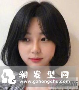 中分八字刘海短发女 修颜塑型提升颜值