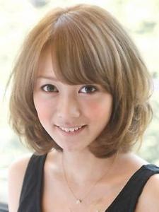 大饼脸最适合的9款短发 时尚减龄还你精致小脸