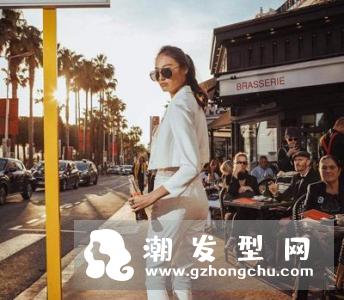 王诗晴发型图片 一头长发好冷艳