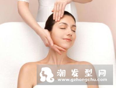 ghd glide电子梳怎么样好用吗？自然卷 手残女救星，头发一梳就直