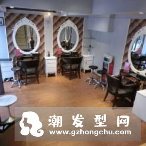 自己洗头效果和在理发店洗头效果不一样？发型师没说，但你一定要知道的洗发秘密