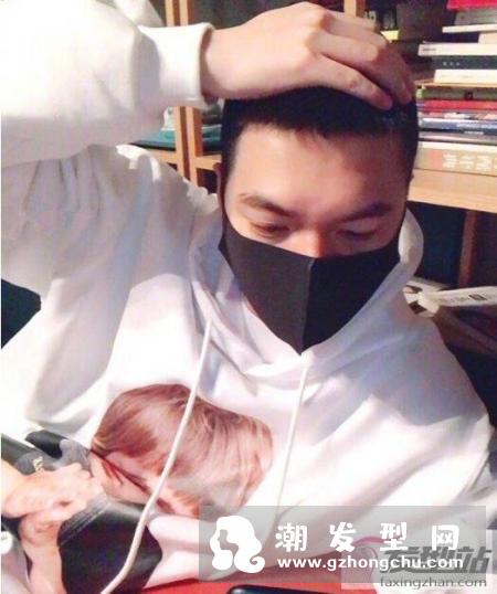 李敏镐寸头照片曝光 再次证明寸头是检验颜值的最高标准！