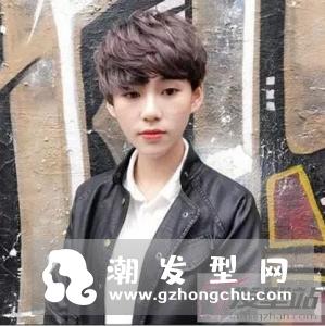 纹理烫女生短发发型 灵动减龄晋升潮流达人