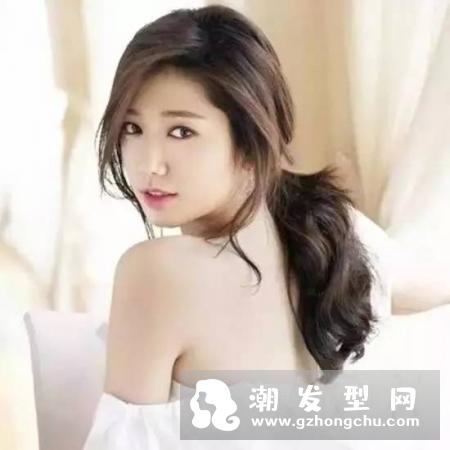 30岁留什么发型显年轻洋气好看 知性还是知性好看