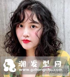 羊毛卷短发怎么烫好看 这样烫修颜减龄玩转复古风