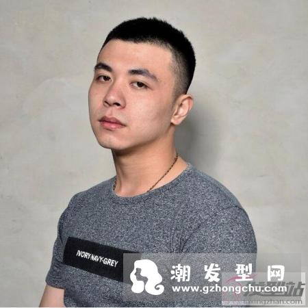 男士渐变式短发 风格与舒适度同时拥有