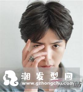 男生短发2019潮流发型 吸睛酷炫打造时尚潮男