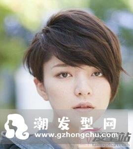 女生斜庞克发型 独特吸睛大写的帅气