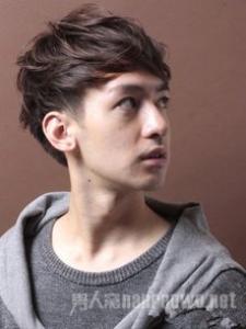 可爱女生短发发型 齐刘海短发超显呆萌