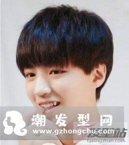 短发烫直后显得整齐利落很适合男生尝试
