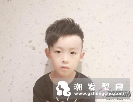 学生发型男生发型 短发除了有气质还非常帅气