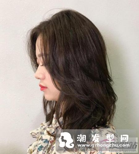 想要头发长的又黑又健康、生长快速增加?抑或是明明以前不会,但突然头皮屑变多了