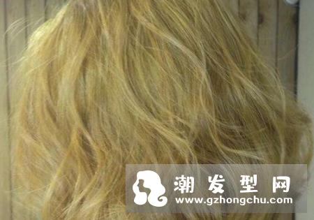 砂金色头发显白吗 怎么调配