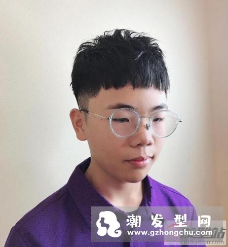 男士渐变式短发 风格与舒适度同时拥有