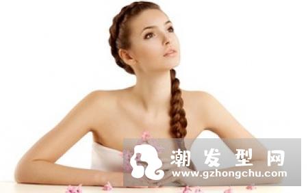 王诗晴发型图片 一头长发好冷艳