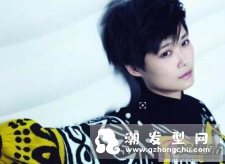 脸大的女生如何显小脸？短发＋刘海＝瘦脸武器！