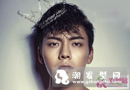 陈伟霆的发型叫什么 陈伟霆最新帅发型盘点