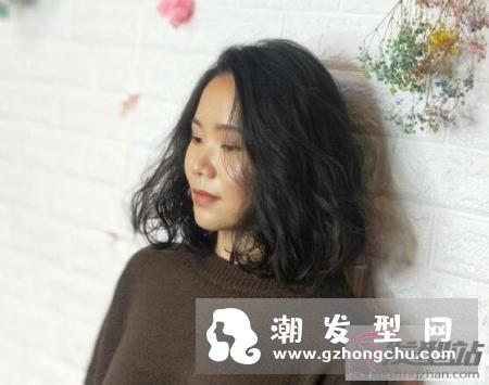 齐肩短发烫发发型 16款超修饰脸型及肩短卷发美翻天