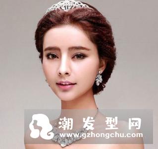 小个子圆脸新娘适合什么发型 无刘海蓬松盘发很气质