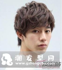 短碎发男生帅气发型 炫酷有型异性超喜欢