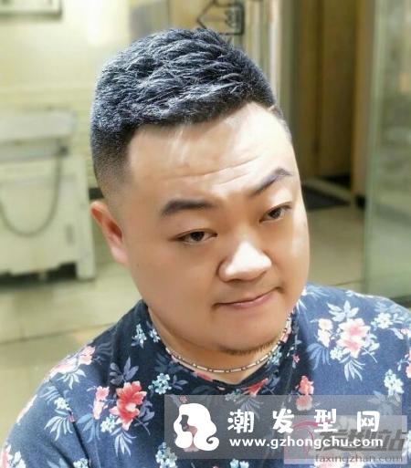脸大的男生适合什么发型 大脸男士的阳光霸气短发