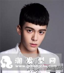 最新男生流行发型 凯撒式短发成爆款
