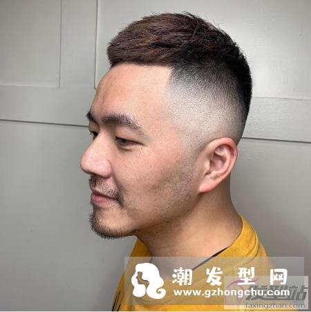 不同款式的纹理剪裁作品