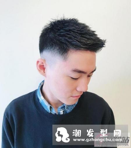 不同款式的纹理剪裁作品