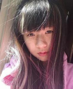 李倩中长发编发发型图片 女神也很可爱