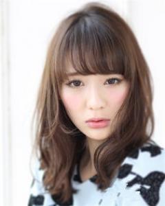 齐肩发型浅亚麻发色,显白时髦