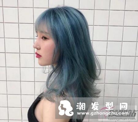 染烫后的头发如何护理 护发小技巧让秀发重焕光泽