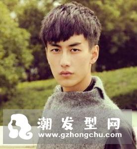女生斜庞克发型怎么做好看 干练冷艳比男生还帅三分