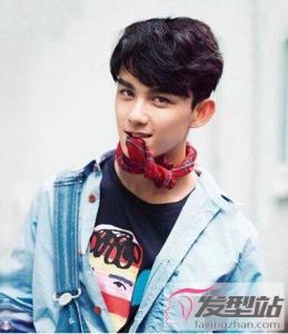 发量多的男生发型 尽显帅气成熟男人味