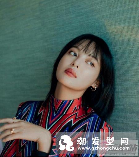 锁骨发瘦脸效果意外的好 散发着简单的高级快来剪一波