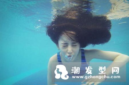 女生空灵系男孩风短发 耳下1公分美到仙气爆棚！