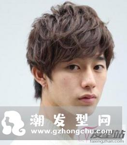 男生短碎发发质细软的男生很适合这款短烫发
