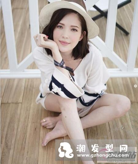 齐肩凌乱微烫发型图片 蓬松微卷的锁骨LOB超显女人味