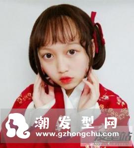 戴上发饰穿上汉服,有着与众不同的小清新