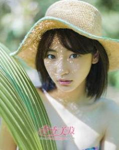 2020短发最新发型女直发 超火玻璃短发让你视觉-10岁