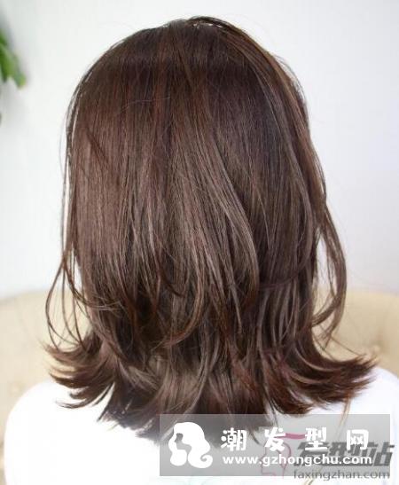 头发出油毛躁掉头发怎么办？女生换季经常会遇到的头发问题