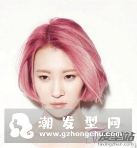 三七分女生短发发型 清爽有活力脸小一圈