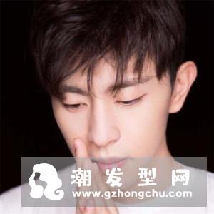 短碎发男生帅气发型 炫酷有型异性超喜欢