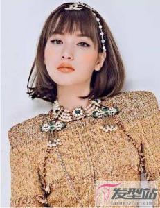 戴上珍珠发箍,轻松打造淑女范