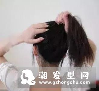 直发丸子头扎法步骤图解