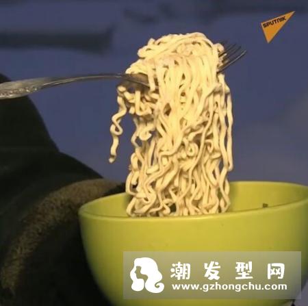 超简单自然卷打理妙招 泡面钢丝头从此失踪！